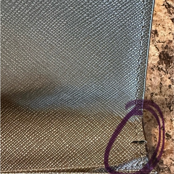 Michael Kors Metallic Silver Women's Jetset Travel Wallet 7.5 X 3.5 - Picture 4 of 12